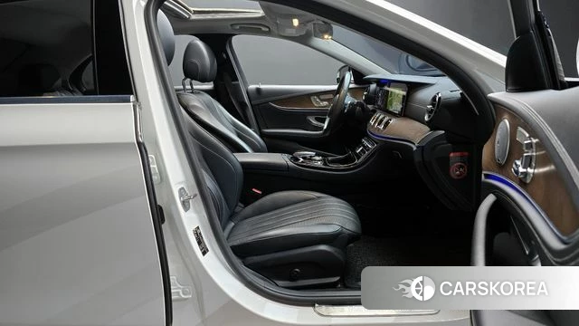 Mercedes-Benz E-Class W213 2018 Белый из Кореи, фото 2