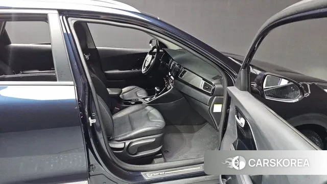 Kia Niro 2018 Черный из Кореи, фото 2