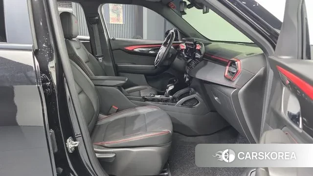 Chevrolet (GM Daewoo) The New Trail Blazer 2024 Черный из Кореи, фото 2