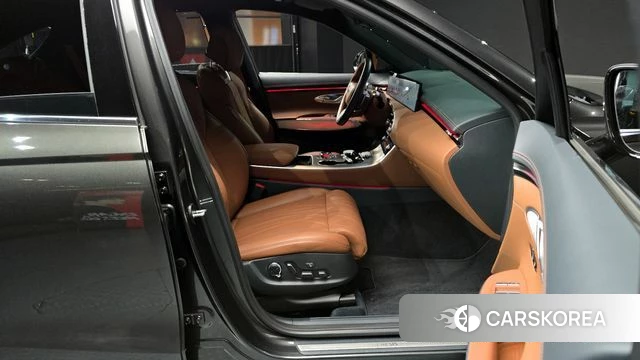 Genesis GV70 2024 Серый из Кореи, фото 2