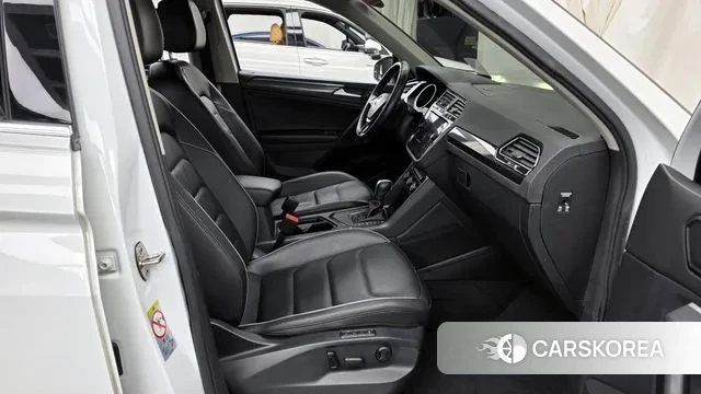 Volkswagen Tiguan second Generation 2020 Белый из Кореи, фото 2