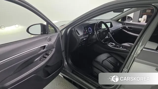 Hyundai Sonata (DN8) 2021 Серебристо-серый из Кореи, фото 2