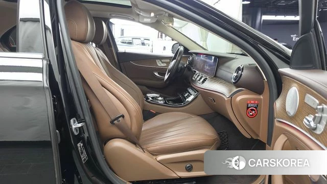 Mercedes-Benz E-Class W213 2019 Черный из Кореи, фото 2