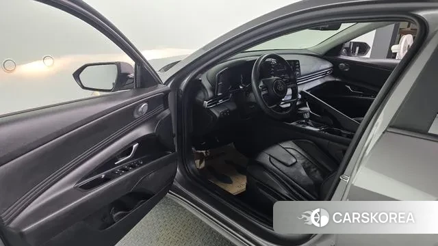 Hyundai Avante Hybrid (CN7) 2021 Серебристо-серый из Кореи, фото 2