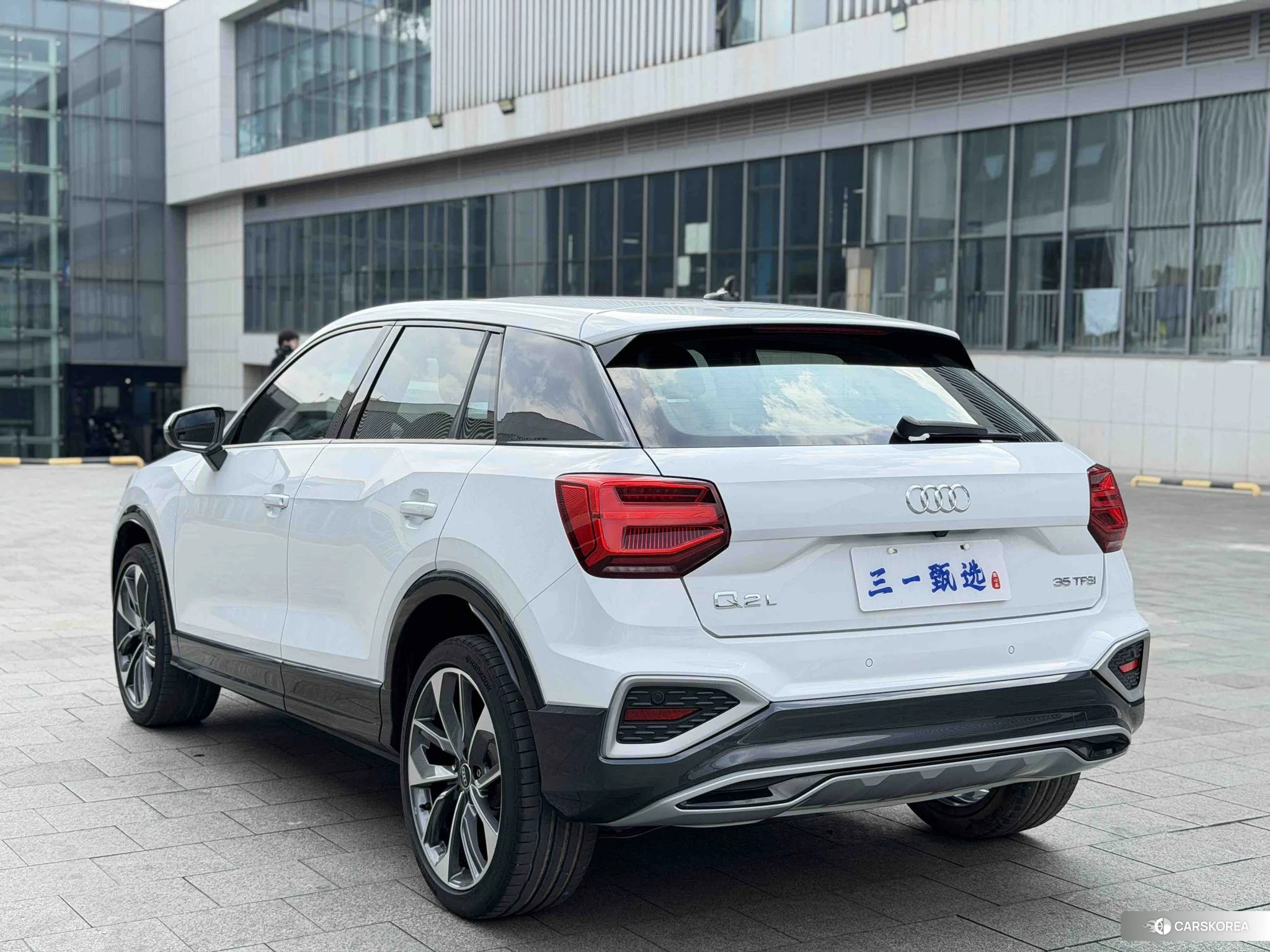 Audi Q2L 2021 Белый из Китая, фото 2