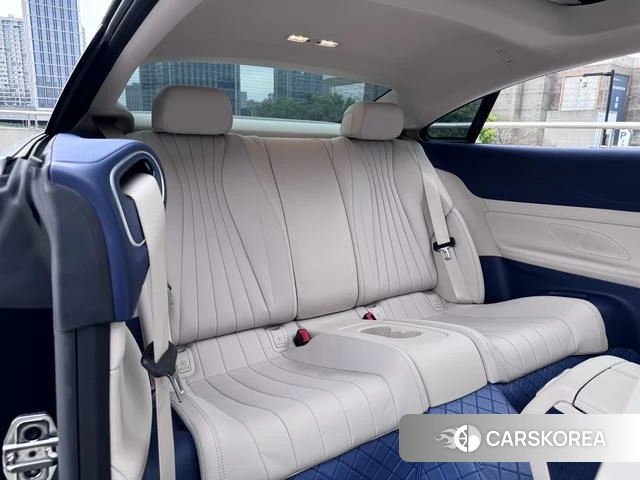 Mercedes-Benz E-class (imported) 2023 Зеленый из Китая, фото 2