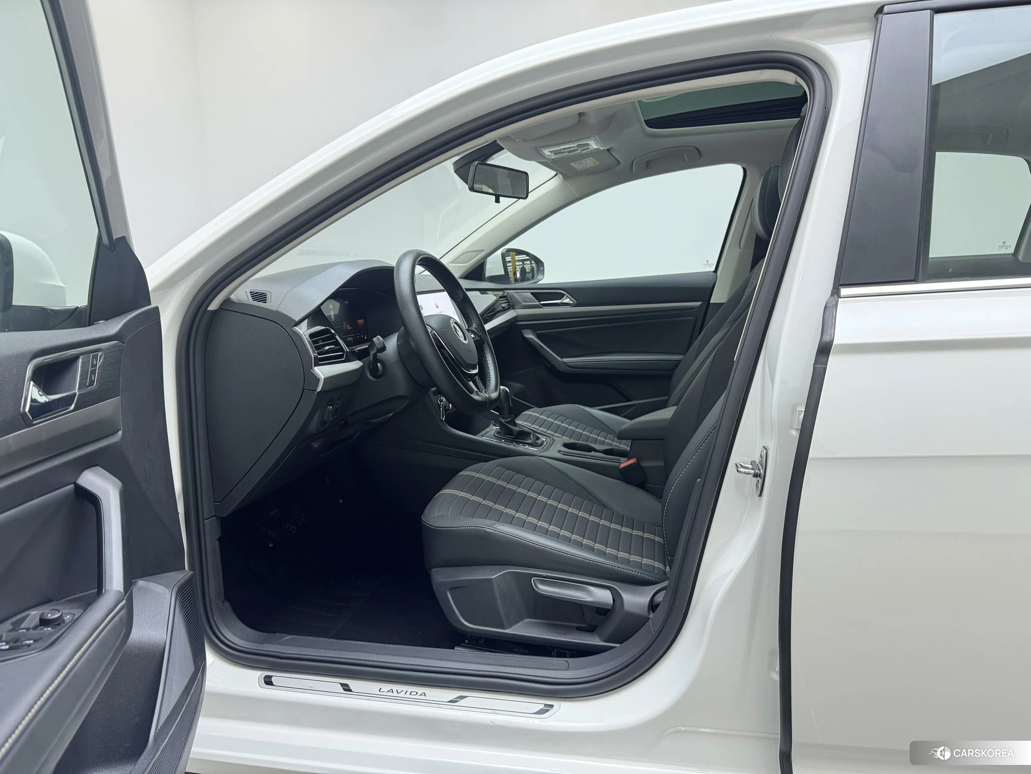 Volkswagen Lavida 2021 Белый из Китая, фото 2