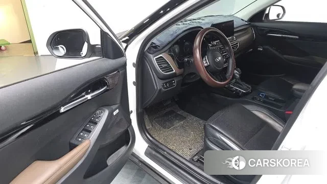 Kia Seltos 2021 Белый из Кореи, фото 2