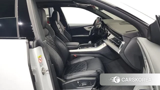 Audi Q8 (4M) 2023 Белый из Кореи, фото 2
