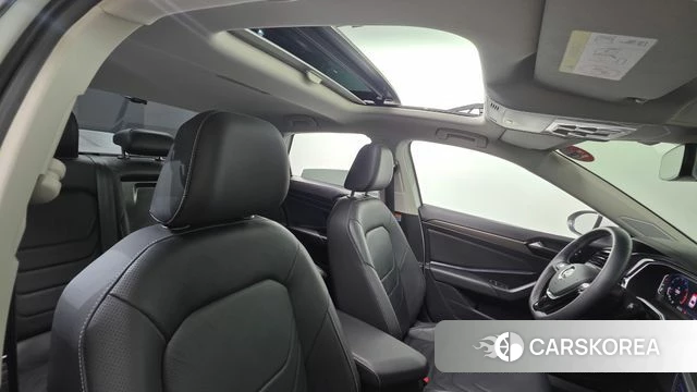 Volkswagen 7th Generation of Jetta 2021 Белый из Кореи, фото 2