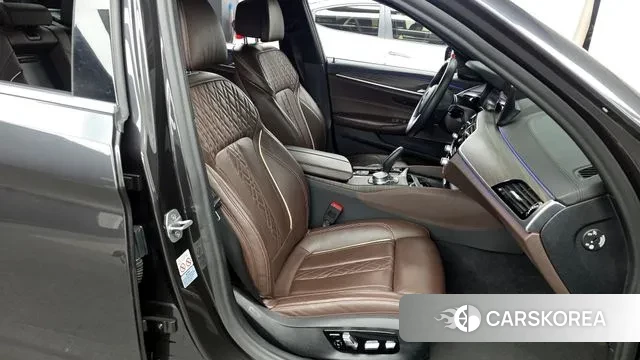 BMW 5 Series (G30) 2020 Серый из Кореи, фото 2