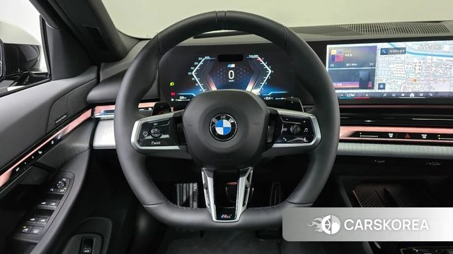 BMW 5 Series (G60) 2025 Серый из Кореи, фото 2