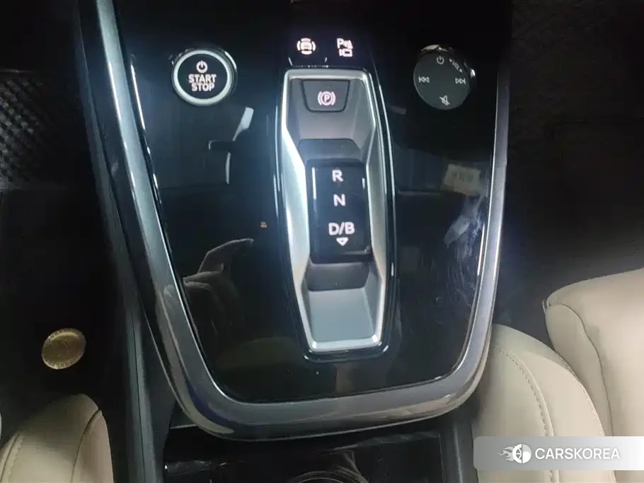 Audi Q4 2025 Синий из Китая, фото 2