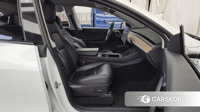 Tesla Model Y 2021 Белый из Кореи, фото 2