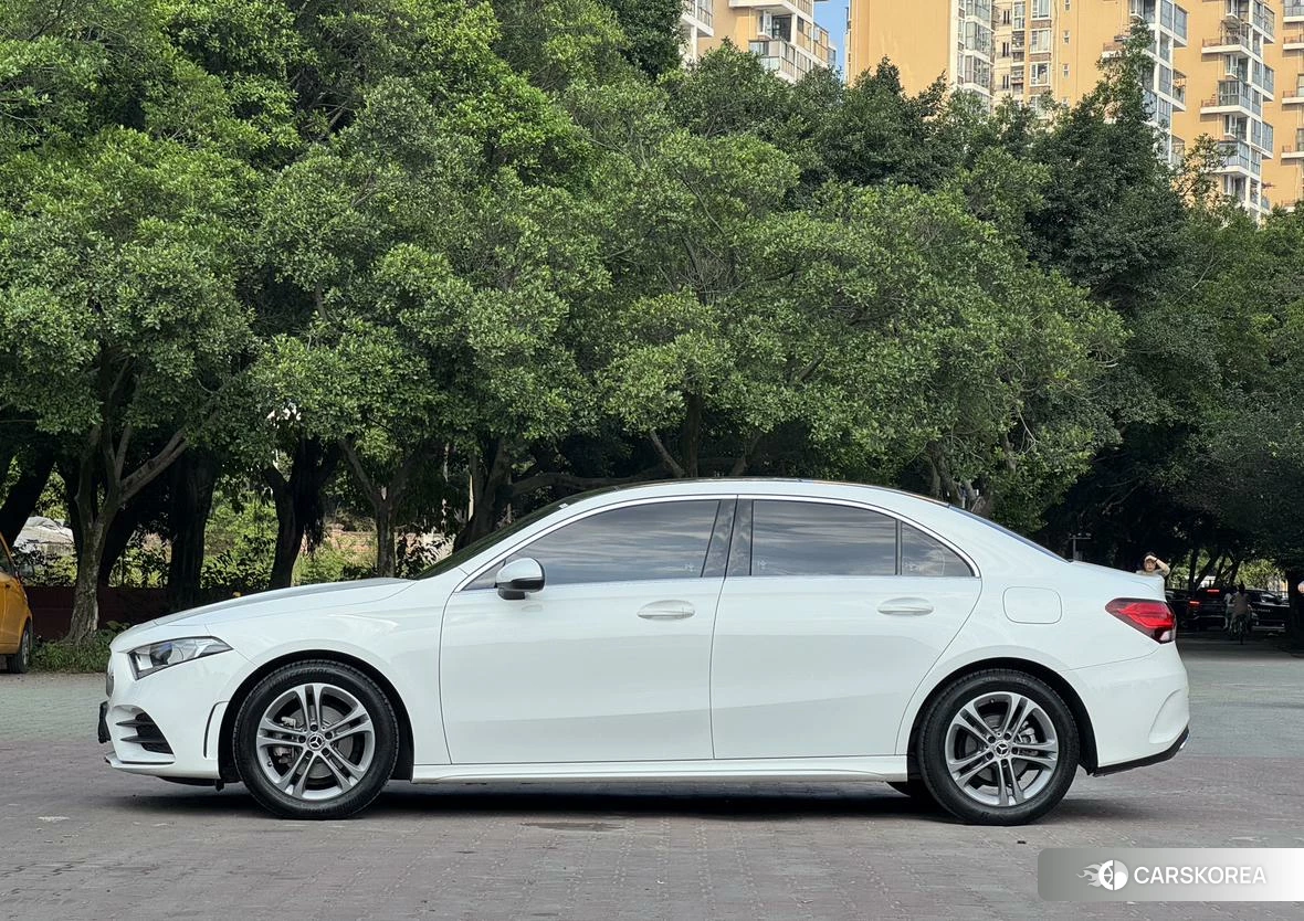 Mercedes-Benz Class A 2021 Белый из Китая, фото 2