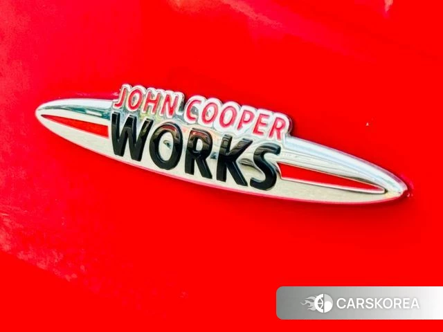 Mini Cooper S Clubman 2023 Красный из Кореи, фото 2