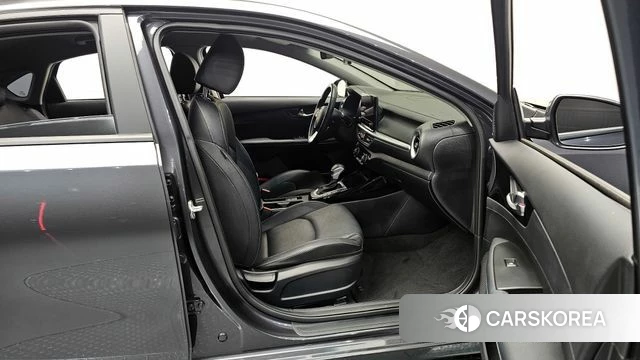 Kia The New K3 2nd generation 2023 Серый из Кореи, фото 2