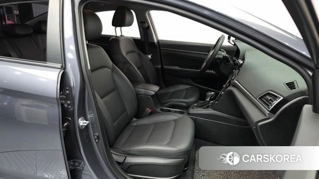Hyundai Avante AD 2018 Серый из Кореи, фото 2