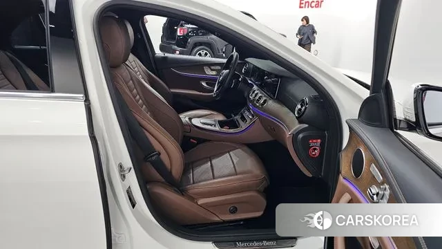 Mercedes-Benz E-Class W213 2022 Белый из Кореи, фото 2