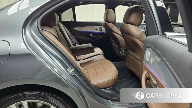 Mercedes-Benz E-Class W213 2021 Серый из Кореи, фото 2