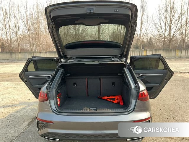 Audi A3 2021 Темно-серый из Китая, фото 2