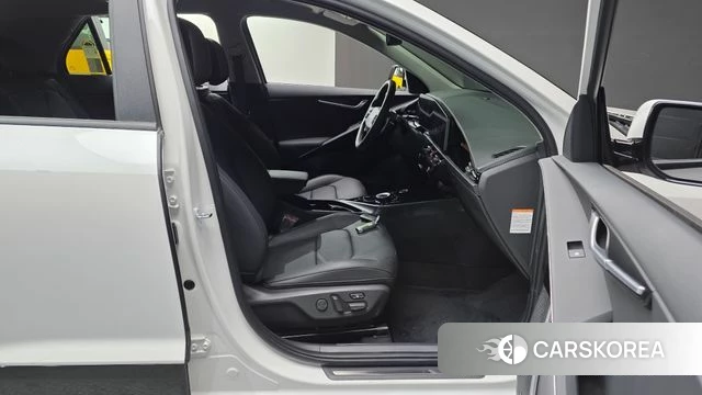 Kia Di Ol Nu Niro 2025 Белый из Кореи, фото 2