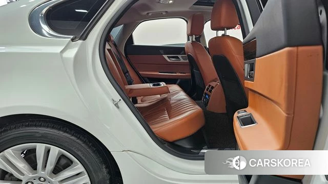 Jaguar XF (X260) 2018 Белый из Кореи, фото 2