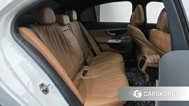 Mercedes-Benz E-Class W214 2026 Белый из Кореи, фото 2