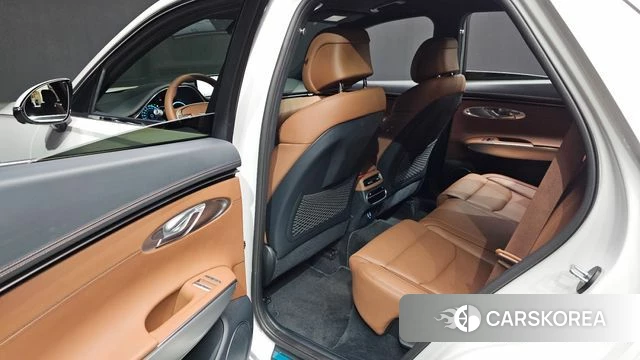 Genesis GV70 2022 Белый из Кореи, фото 2