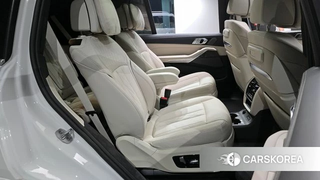 BMW X7 (G07) 2025 Белый из Кореи, фото 2