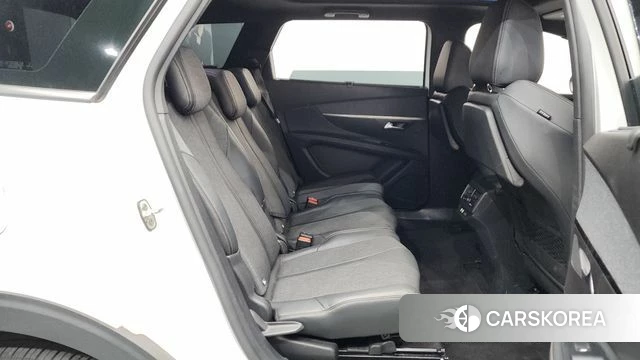 Peugeot 5008 second generation 2020 Белый из Кореи, фото 2