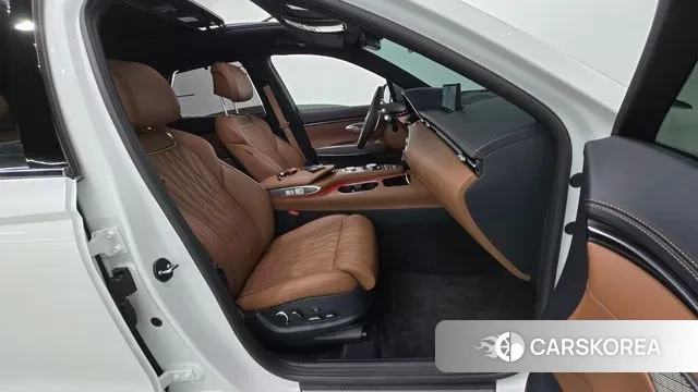 Genesis GV70 2023 Белый из Кореи, фото 2