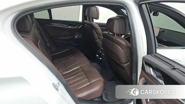 BMW 5 Series (G30) 2021 Белый из Кореи, фото 2