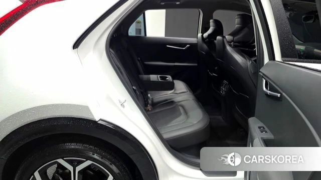 Kia Di Ol Nu Niro 2024 Белый из Кореи, фото 2