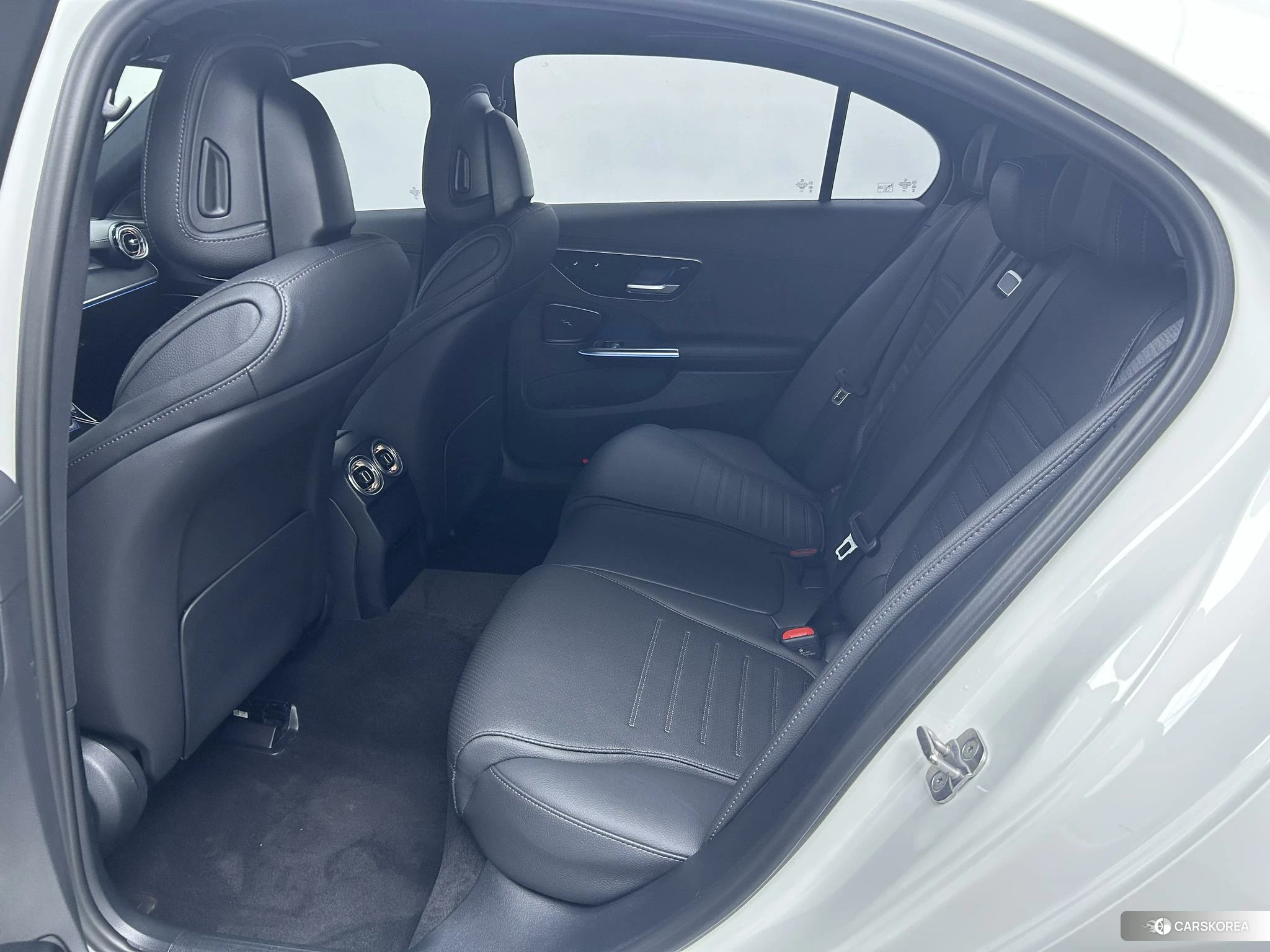 Mercedes-Benz Class C 2023 Белый из Китая, фото 2