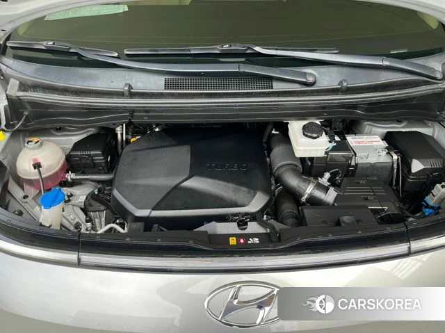 Hyundai Staria 2022 Серебристо-серый из Кореи, фото 2
