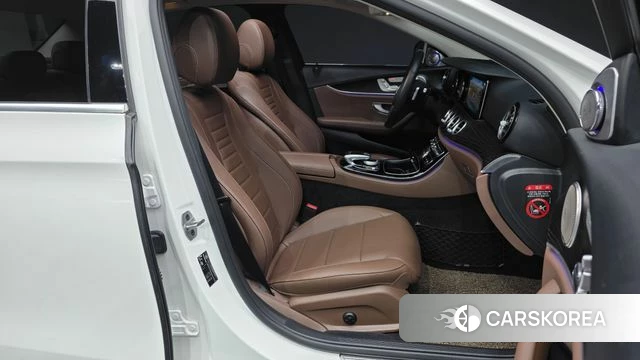 Mercedes-Benz E-Class W213 2018 Белый из Кореи, фото 2