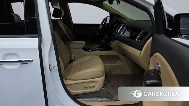 Kia The New Carnival 2018 Белый из Кореи, фото 2