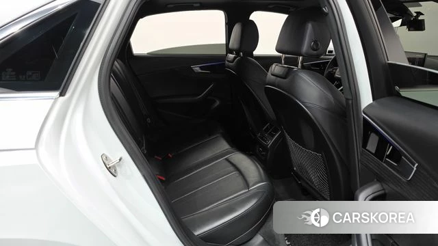 Audi A4 (B9) 2023 Белый из Кореи, фото 2