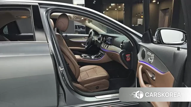 Mercedes-Benz E-Class W213 2018 Серый из Кореи, фото 2