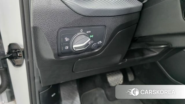 Audi Q2 2023 Белый из Кореи, фото 2