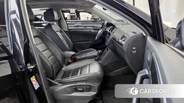 Volkswagen Tiguan second Generation 2020 Черный из Кореи, фото 2
