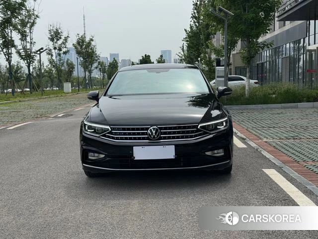 Volkswagen Magotan 2024 Черный из Китая, фото 2