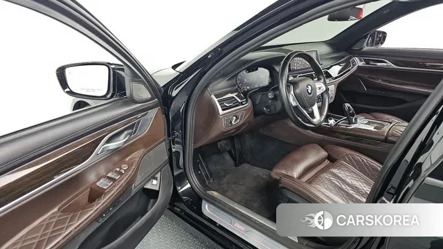 BMW 7 Series (G11) 2020 Черный из Кореи, фото 2