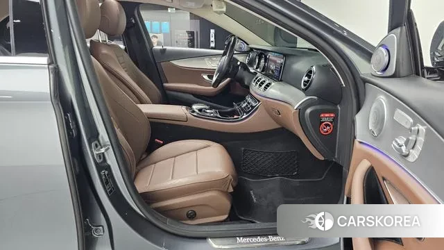 Mercedes-Benz E-Class W213 2019 Серый из Кореи, фото 2