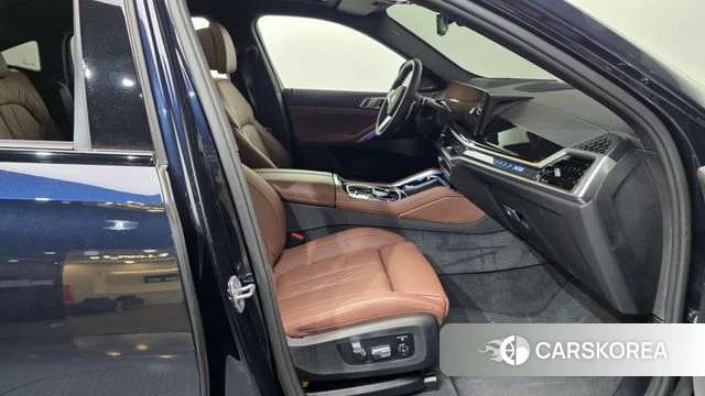 BMW X6 (G06) 2025 Черный из Кореи, фото 2