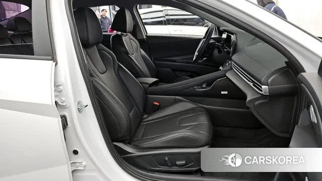 Hyundai The New Avante (CN7) 2023 Белый из Кореи, фото 2