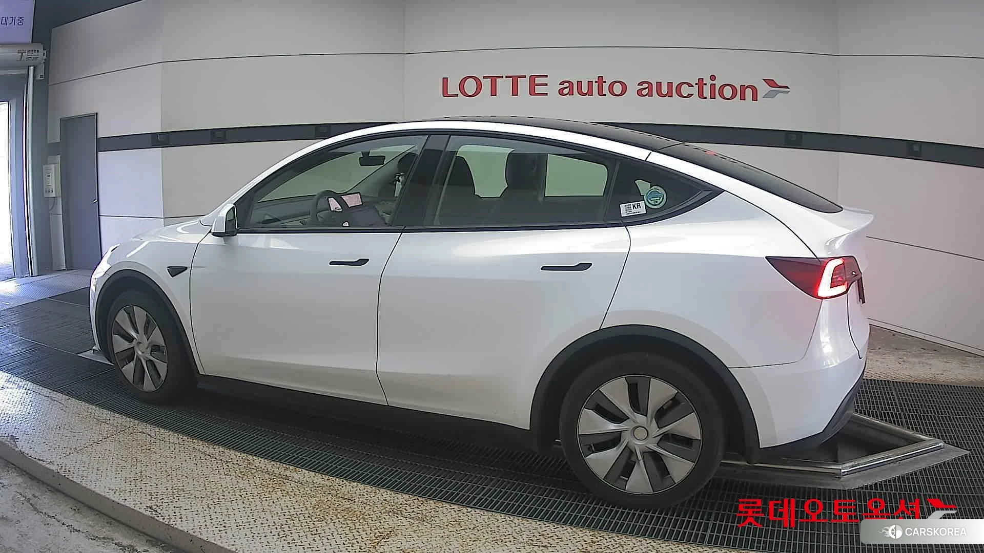 Tesla Model Y RWD 2023 Белый из Кореи, фото 2