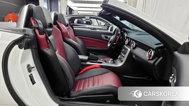 Mercedes-Benz SLC-Class R172 2018 Белый из Кореи, фото 2