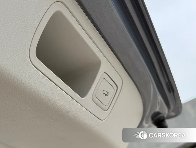 Roewe iMAX8 2021 Серебристо-серый из Китая, фото 2
